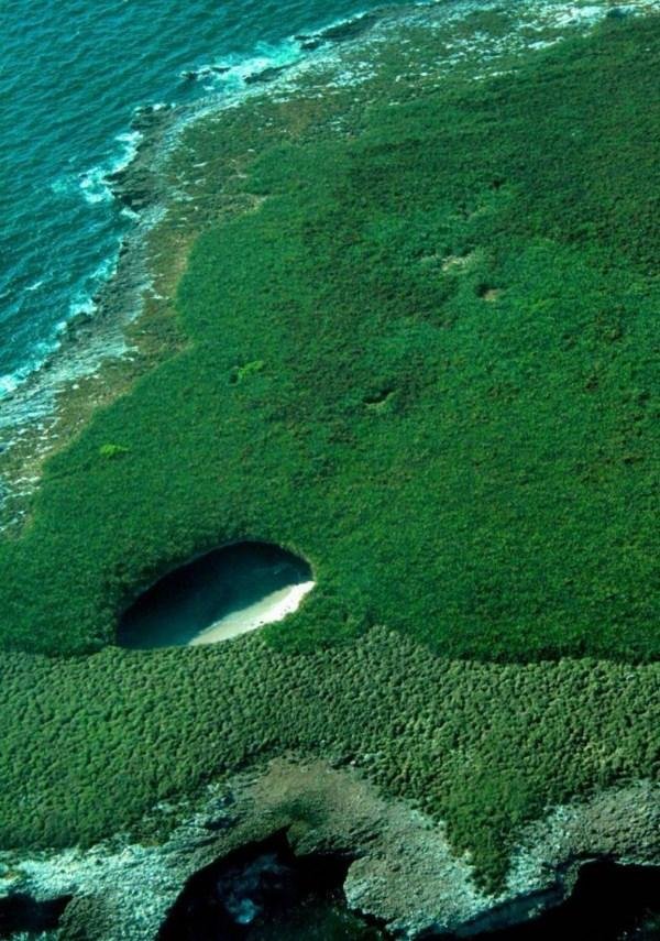 Η συγκλονιστικής ομορφιάς παραλία που είναι κρυμμένη σε ένα βουνό [εικόνες] | iefimerida.gr 3