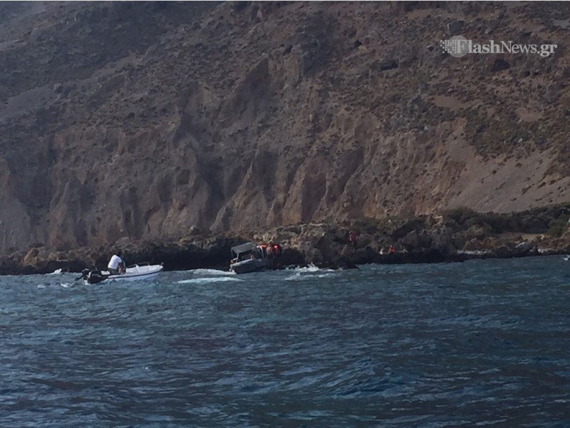 Βαρκάδα παραλίγο να μετατραπεί σε... εφιάλτη στα Σφακιά Κρήτης [εικόνες] | iefimerida.gr 0