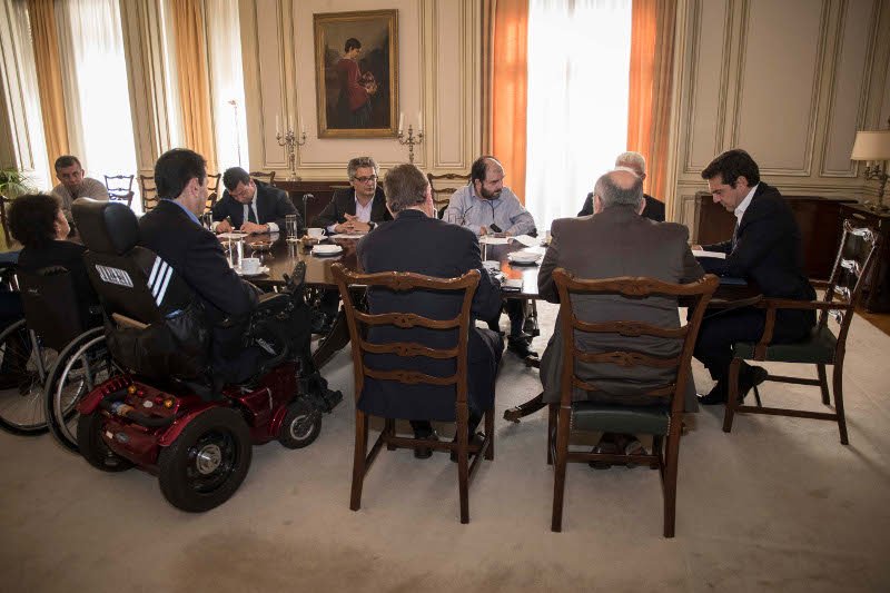 Τι υποσχέθηκε ο Τσίπρας στον Πανελλήνιο Σύλλογο Παραπληγικών [εικόνες] | iefimerida.gr 0