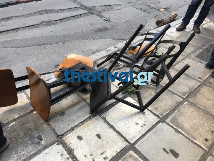 Θεσσαλονίκη: Αυτοκίνητο έπεσε πάνω σε πεζούς [εικόνες] | iefimerida.gr 2