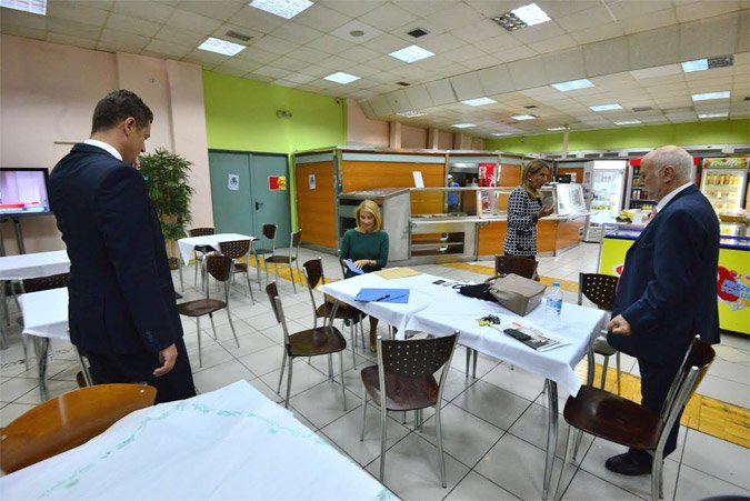 Nέες εικόνες από το παρασκήνιο του ντιμπέιτ -Αποκαλυπτικές στιγμές | iefimerida.gr 2
