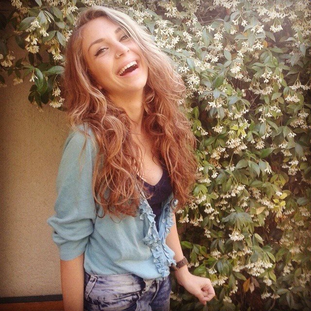 O Kώστας Κόκλας φλερτάρει ξανά -Η τρυφερή φιλία με νεαρή ηθοποιό [εικόνα]  | iefimerida.gr 0