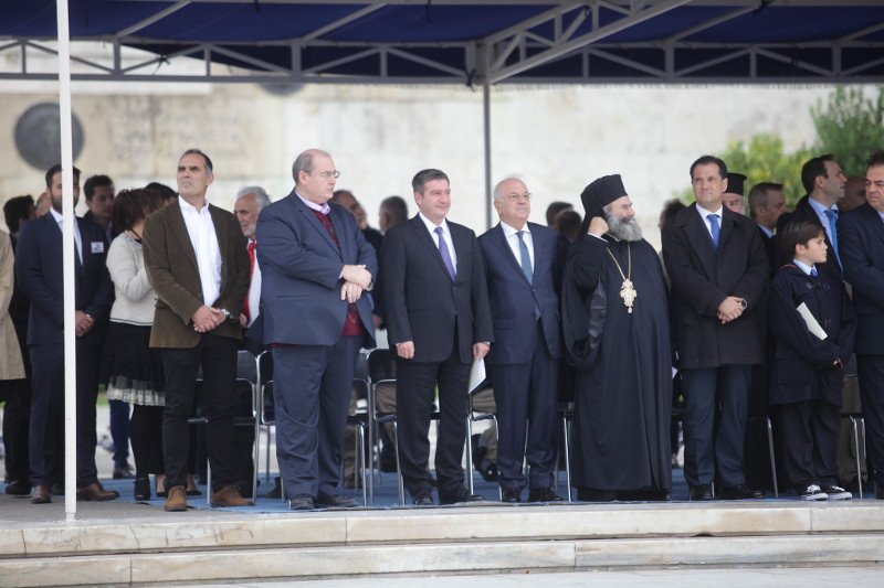Μαθητική παρέλαση στην Αθήνα -Τα μηνύματα Φίλη, Γεωργιάδη, Καμίνη [εικόνες] | iefimerida.gr 1