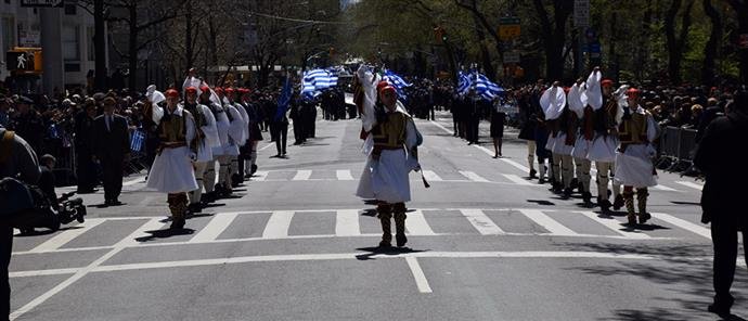 Δείτε τη μεγαλειώδη παρέλαση Ελλήνων στη Νέα Υόρκη -Ποιοι συμμετείχαν [εικόνες] | iefimerida.gr 0