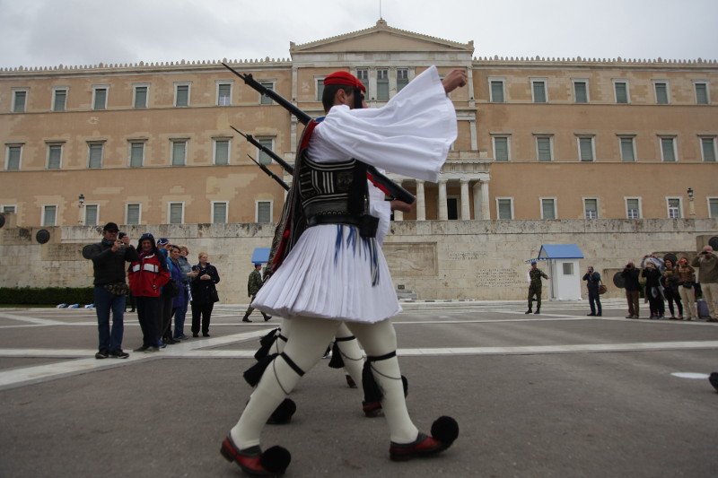 Μαθητική παρέλαση στην Αθήνα: Χαμόγελα από μικρούς και μεγάλους μαθητές [εικόνες] | iefimerida.gr 11