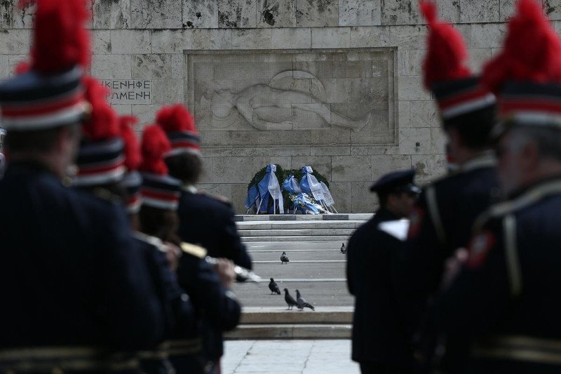 Χαμόγελα, χρώμα, νιάτα -Η σημερινή μαθητική παρέλαση στην Αθήνα σε 20 καρέ [εικόνες] | iefimerida.gr 16