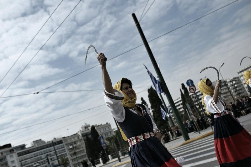 Χαμόγελα, χρώμα, νιάτα -Η σημερινή μαθητική παρέλαση στην Αθήνα σε 20 καρέ [εικόνες] | iefimerida.gr 17
