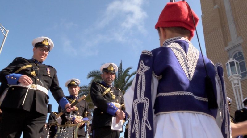 Περιοχή της Φλόριντα ντύθηκε στα γαλανόλευκα λόγω 25ης Μαρτίου -Εκαναν και παρέλαση [εικόνες] | iefimerida.gr 4