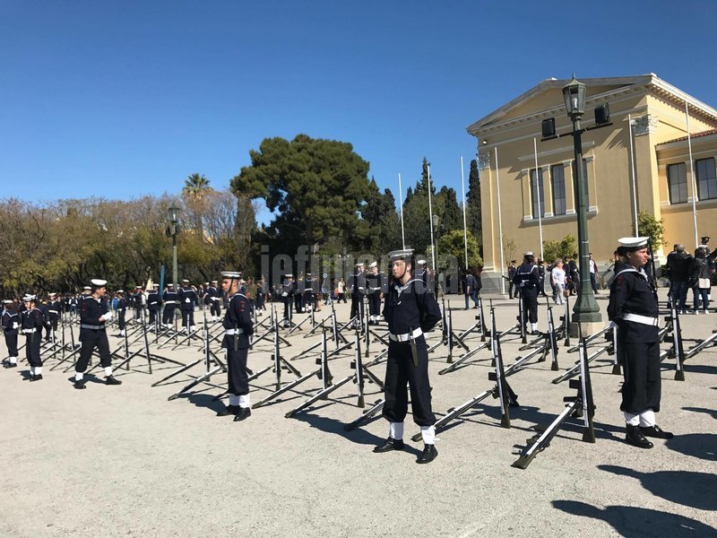 Στο Ζάππειο τα στρατιωτικά αγήματα λίγο πριν την έναρξη της παρέλασης [εικόνες] | iefimerida.gr 2