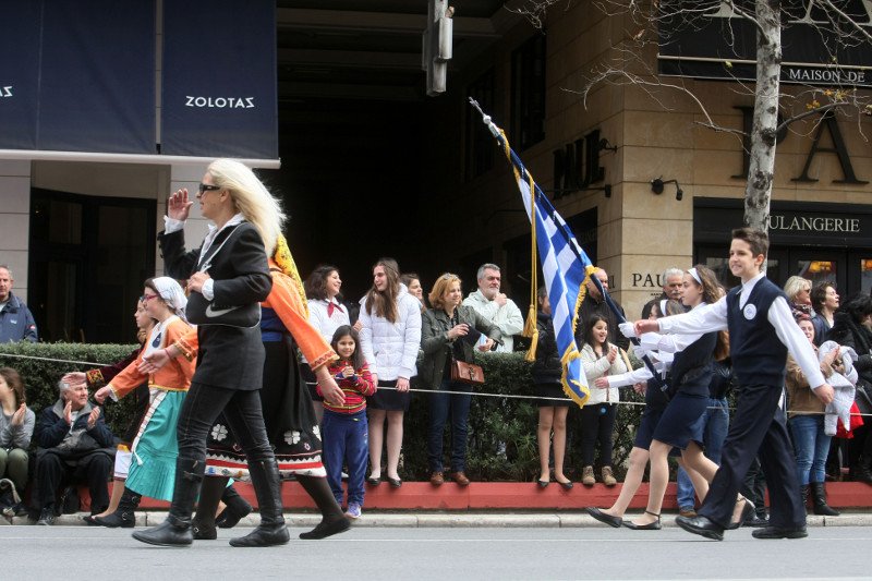 Χαμόγελα, χρώμα, νιάτα -Η σημερινή μαθητική παρέλαση στην Αθήνα σε 20 καρέ [εικόνες] | iefimerida.gr 2