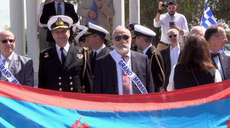 Περιοχή της Φλόριντα ντύθηκε στα γαλανόλευκα λόγω 25ης Μαρτίου -Εκαναν και παρέλαση [εικόνες] | iefimerida.gr 2