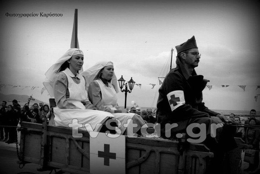 Παρέλαση όπως το 1940 -Με μουλάρια και στολές εποχής [εικόνες] | iefimerida.gr 3