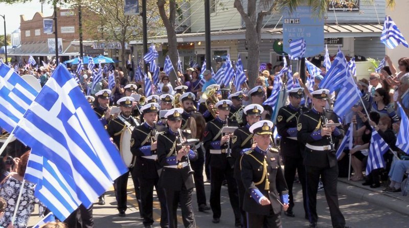Περιοχή της Φλόριντα ντύθηκε στα γαλανόλευκα λόγω 25ης Μαρτίου -Εκαναν και παρέλαση [εικόνες] | iefimerida.gr 1