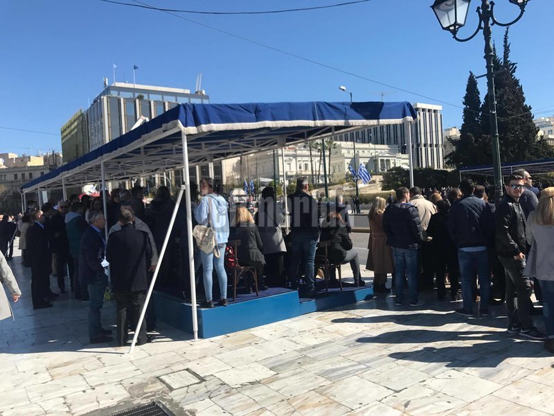 Εξέδρα στο Σύνταγμα
