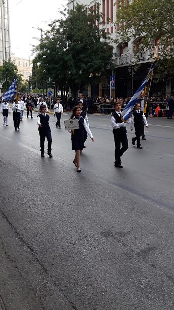 Μαθητική παρέλαση στην Αθήνα: Χαμόγελα από μικρούς και μεγάλους μαθητές [εικόνες] | iefimerida.gr 5