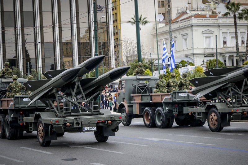 Η στρατιωτική παρέλαση μέσα από τον φωτογραφικό φακό -Εντυπωσιακές εικόνες και από τα... παρασκήνια | iefimerida.gr 9