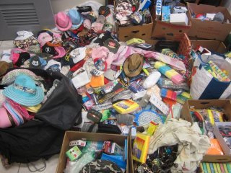 Σχεδόν 50.000 είδη παρεμπορίου κατασχέθηκαν στην Πάτρα [εικόνες] | iefimerida.gr 0