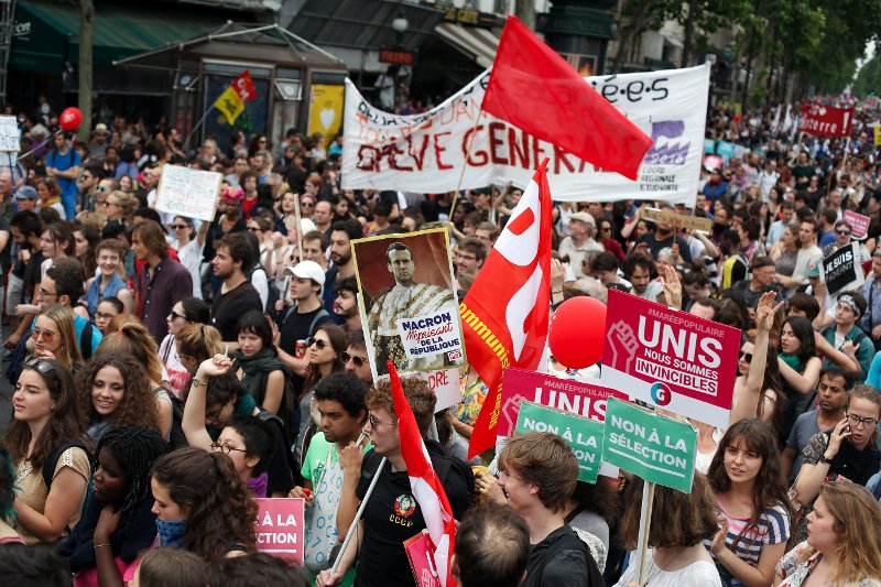  Διαδηλώσεις κατά του Μακρόν στο Παρίσι: 80.000 διαδηλωτές μέτρησε η CGT, 21.000 η αστυνομία [εικόνες] | iefimerida.gr 0