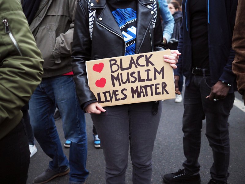 Επεισόδια σε μεγάλη διαδήλωση κατά της αστυνομικής βίας στο Παρίσι [εικόνες] | iefimerida.gr 3