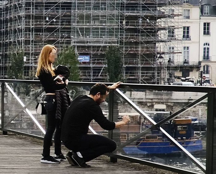 «Απαγόρευσαν» τα λουκέτα της αγάπης στην περίφημη γέφυρα του Παρισιού και ορίστε τι κάνουν τώρα οι τουρίστες [εικόνες] | iefimerida.gr 2