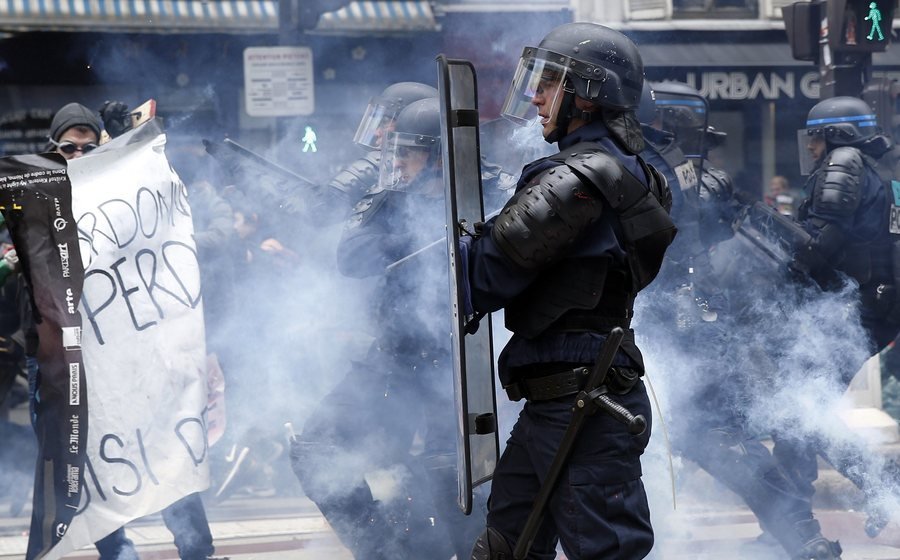 Νέα επεισόδια στο Παρίσι σε διαδήλωση για τα εργασιακά -Πάνω από 20 τραυματίες [εικόνες & βίντεο] | iefimerida.gr 2