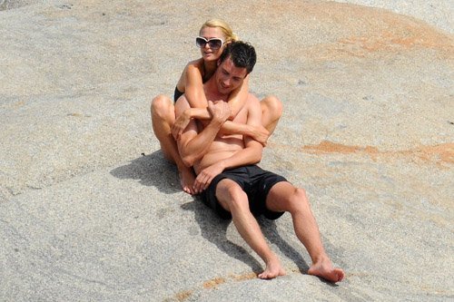 Με νέο αμόρε στην Κορσική η Πάρις Χίλτον [εικόνες] | iefimerida.gr 1