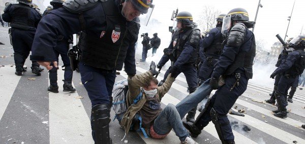 Αγρια επεισόδια στο Παρίσι – Δακρυγόνα κατά διαδηλωτών για την κλιματική αλλαγή [εικόνες & βίντεο] | iefimerida.gr 4