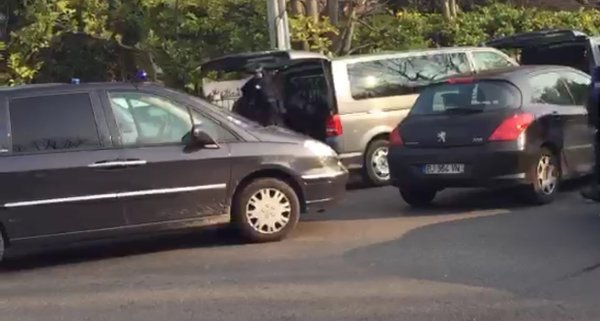 Συναγερμός στο Παρίσι -Αντρας απειλεί να ανατιναχθεί κοντά σε σχολείο | iefimerida.gr 1