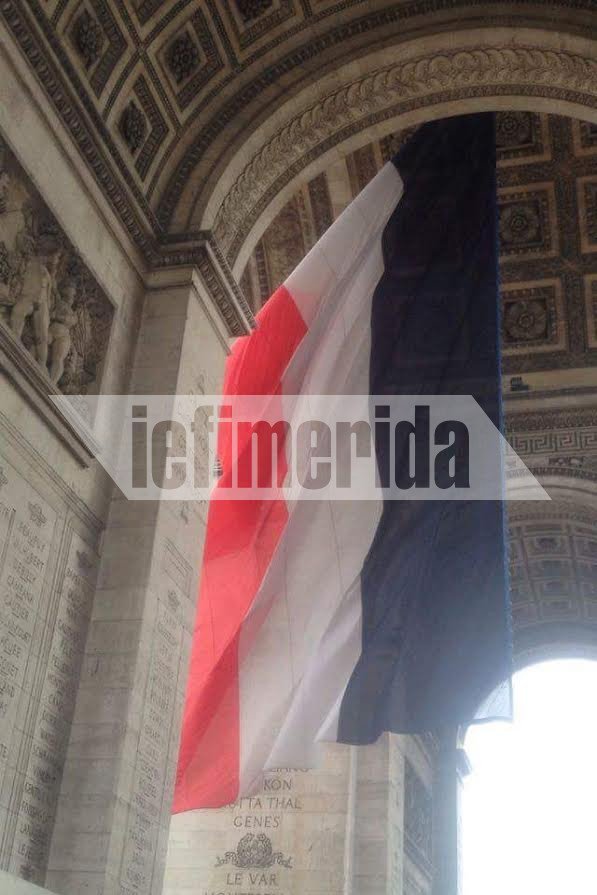 Γαλλικές εκλογές: Στιγμιότυπα από το Παρίσι λίγο πριν κλείσουν οι κάλπες [εικόνες] | iefimerida.gr 3