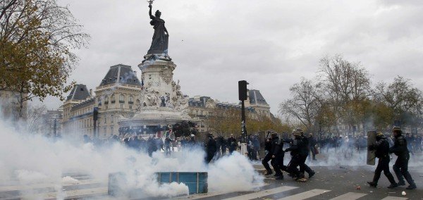 Αγρια επεισόδια στο Παρίσι – Δακρυγόνα κατά διαδηλωτών για την κλιματική αλλαγή [εικόνες & βίντεο] | iefimerida.gr 2