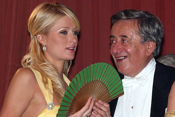 150.000 δολάρια πλήρωσε Αυστριακός τις Πάμελα Άντερσον και Πάρις Χίλτον για μια νύχτα [εικόνες]  | iefimerida.gr 3