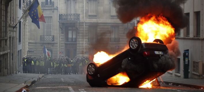 «Κίτρινα Γιλέκα»: Χάος στη Γαλλία, με 135 τραυματίες και 1.400 προσαγωγές | iefimerida.gr 1