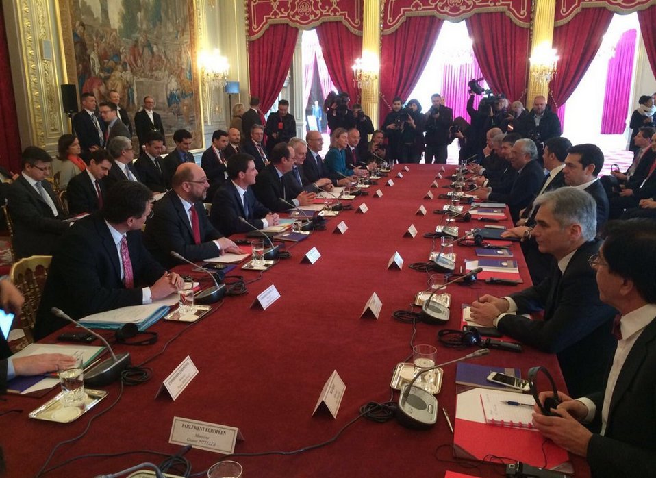 Ο Τσίπρας στο τραπέζι με Ολάντ, Ρέντσι, Φάιμαν και άλλους -Αναζητούν νέο σχέδιο για την Ευρώπη [εικόνες] | iefimerida.gr 1