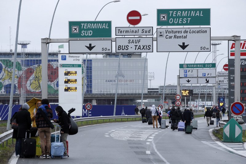 Θρίλερ στο Παρίσι: Αυτός είναι ο δράστης που έσπειρε τον πανικό | iefimerida.gr 7