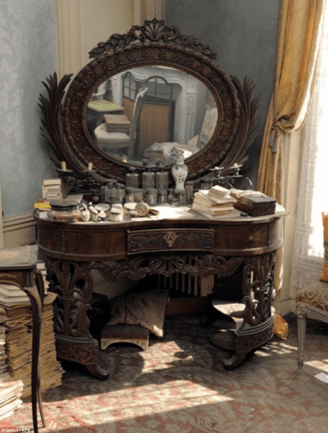 Ταξίδι στο χρόνο σε ένα διαμέρισμα ανέπαφο για πάνω από 70 χρόνια [εικόνες] | iefimerida.gr 3