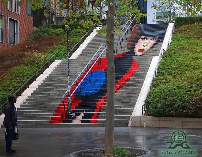 Και οι σκάλες στο Παρίσι έγιναν έργα τέχνης -Εκαναν καμβά τα σκαλιά, μεταμόρφωσαν την πόλη [εικόνες] | iefimerida.gr 5