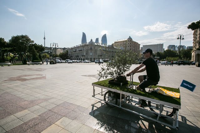 Δεν ξανάγινε: Ποδήλατα - κινούμενα πάρκα κάνουν βόλτα στην πόλη μεταφέροντας τη φύση σε κάθε γειτονιά [εικόνες]  | iefimerida.gr 3