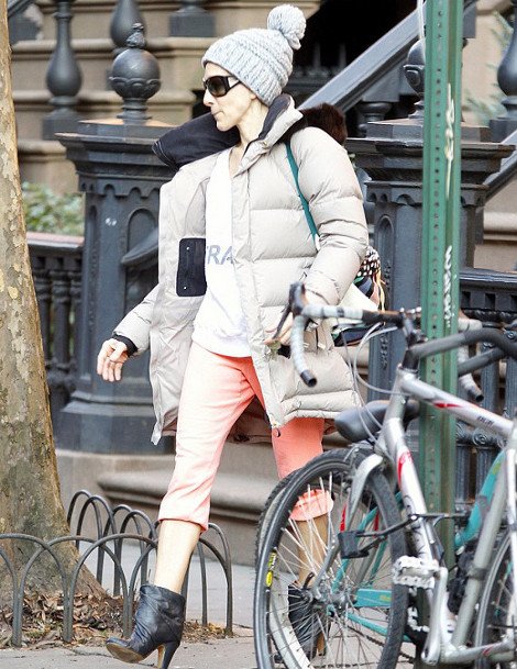 Η Σάρα Τζέσικα Πάρκερ όπως δεν την έχει ξαναδεί κανείς- Αβαφη και ατημέλητη [εικόνες] | iefimerida.gr 1