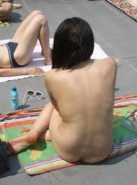 Ενας σύλλογος για διάβασμα... τόπλες -Μια ομάδα γυναικών αναστατώνει τη Νέα Υόρκη [εικόνες] | iefimerida.gr 11