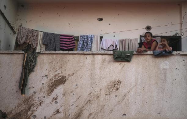 Παρκούρ πάνω στα συντρίμμια -Τα παιδιά στη Γάζα κάνουν τον πόλεμο παιχνίδι [εικόνες] | iefimerida.gr 3