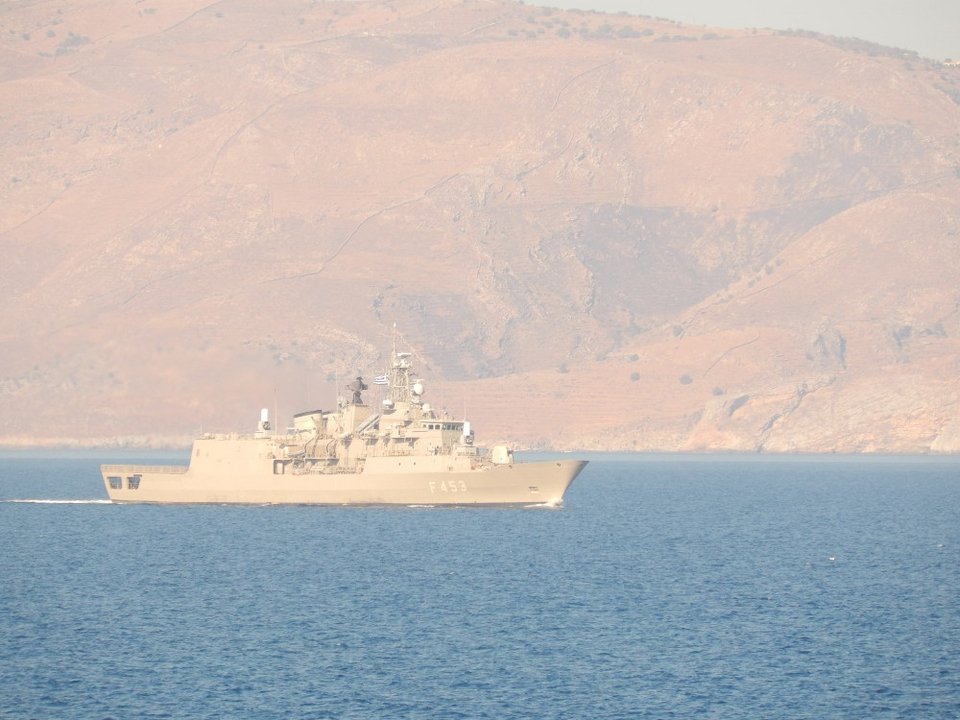 Ασκηση «Παρμενίων 2016»: Τα πλοία του Πολεμικού Ναυτικού οργώνουν το Αιγαίο -Εντυπωσιακές βολές [εικόνες] | iefimerida.gr 10