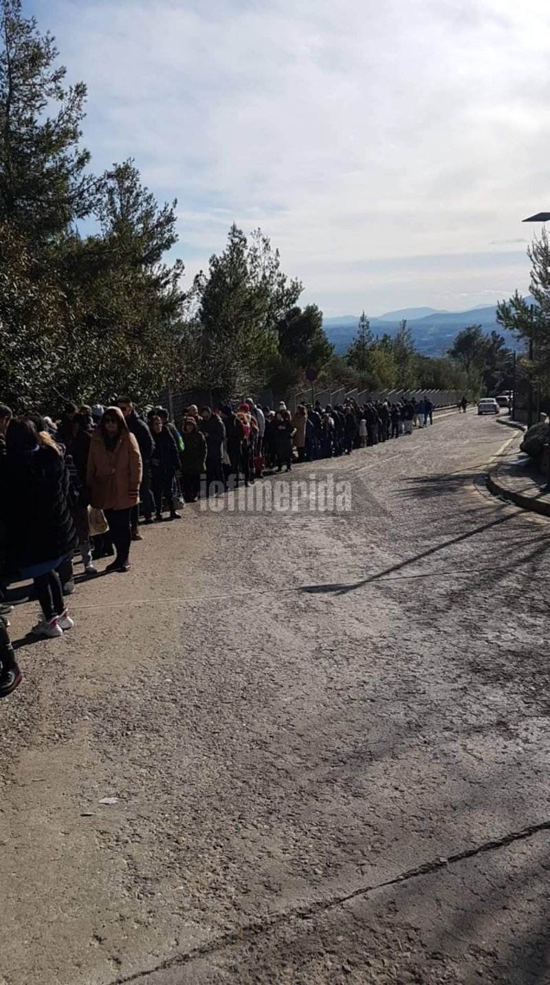 Ατελείωτες ουρές στο τελεφερίκ