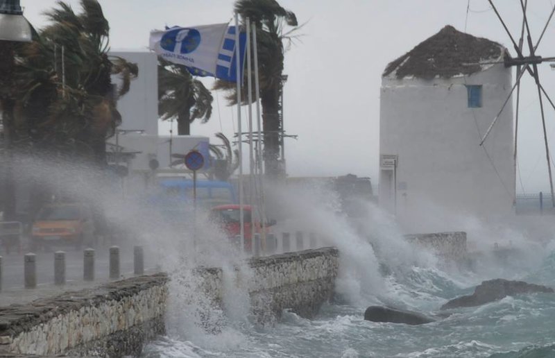 Ο Ξενοφών πλήττει το νησί