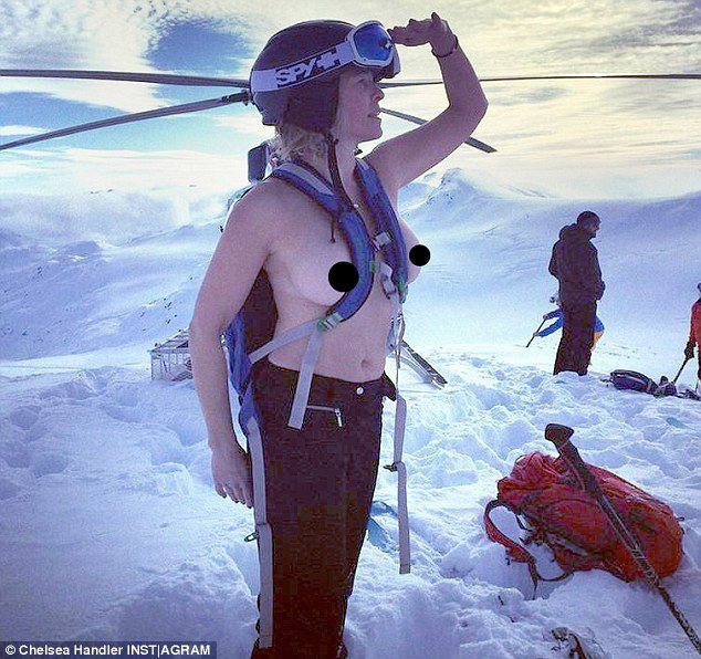 Παρουσιάστρια πήγε για σκι τόπλες [εικόνα] | iefimerida.gr 0