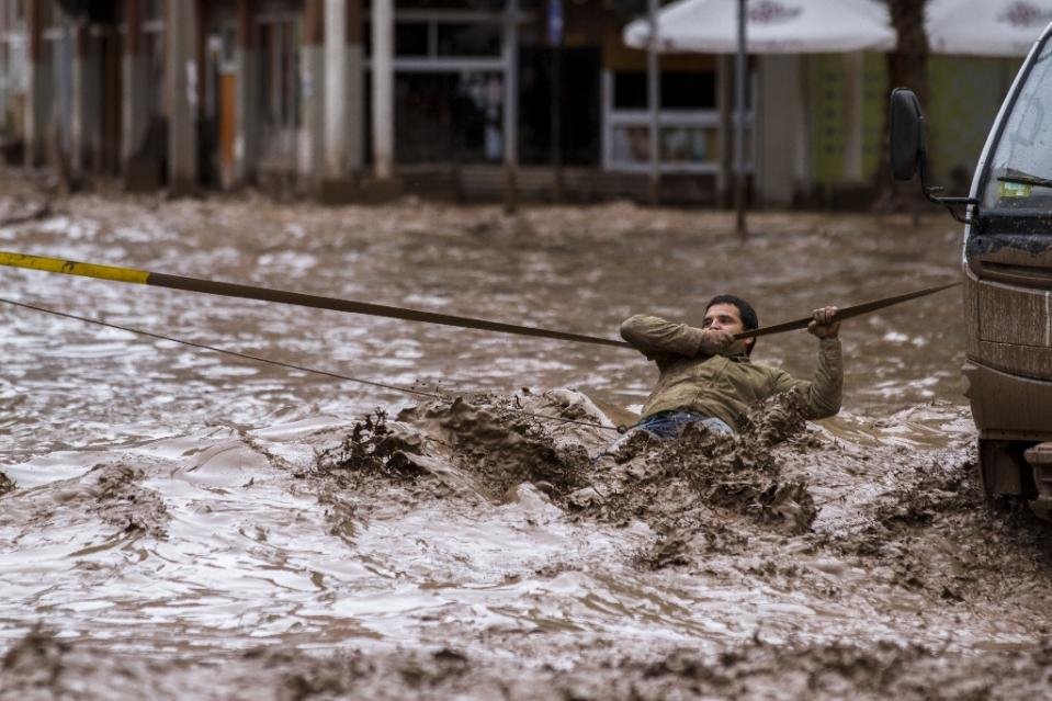 Δεκάδες νεκροί και αγνοούμενοι από τις καταστροφικές πλημμύρες στη Χιλή | iefimerida.gr 3