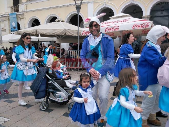 Πάτρα: Οι μικροί καρναβαλιστές έκλεψαν τις εντυπώσεις με την παρέλασή τους [εικόνες] | iefimerida.gr 2
