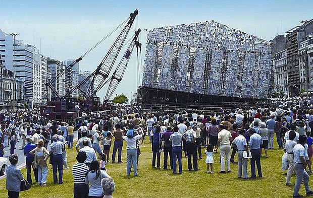 Οι Γερμανοί υποδέχονται τη documenta 14 -Με έργα από το ΕΜΣΤ και αφιέρωμα στον Λάππα | iefimerida.gr 0
