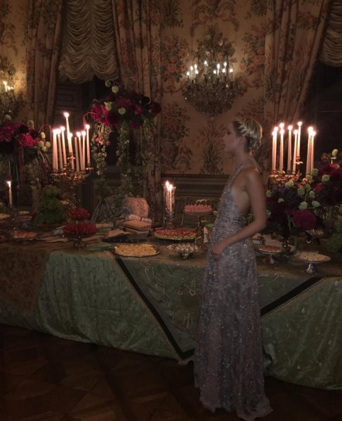 Παραμυθένια εμφάνιση Μαρί-Σαντάλ και Ολυμπίας στο μυθικό πάρτι του Valentino [εικόνες] | iefimerida.gr 5