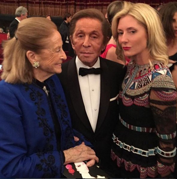 Παραμυθένια εμφάνιση Μαρί-Σαντάλ και Ολυμπίας στο μυθικό πάρτι του Valentino [εικόνες] | iefimerida.gr 9