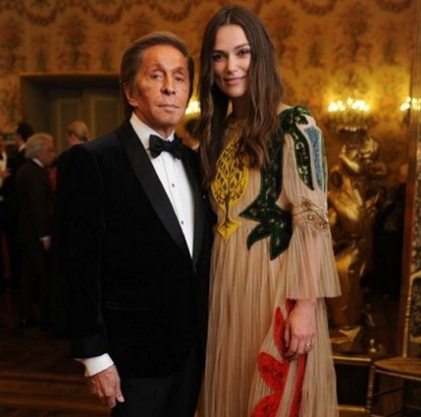 Παραμυθένια εμφάνιση Μαρί-Σαντάλ και Ολυμπίας στο μυθικό πάρτι του Valentino [εικόνες] | iefimerida.gr 10